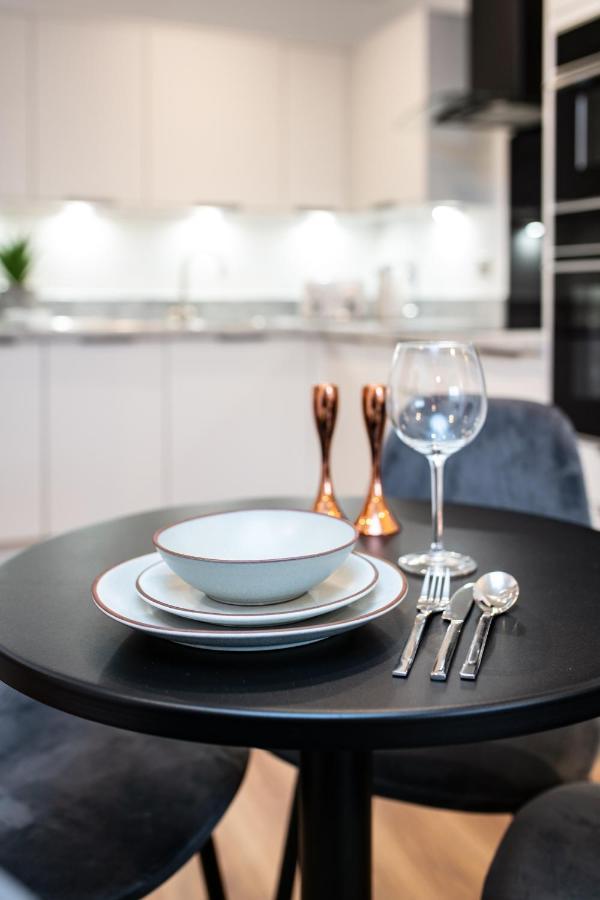 City Centre - Free Parking - Stylish 2 Bedroom Apartment 布里斯托 外观 照片